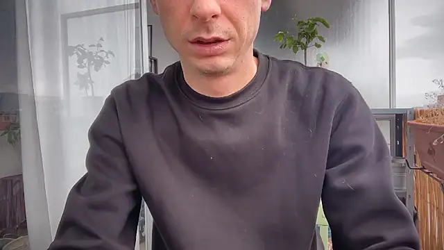 Snapshot of MikymikeBBWD chatting on 11/01/25, 01:02 MikymikeBBWD online show from 11/01/25, 01:02