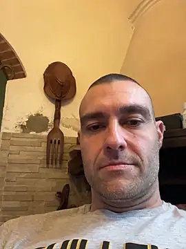 Snapshot of Jackcazzone_82 chatting on 02/24/25, 01:42 Jackcazzone 82 online show from 02/24/25, 01:42