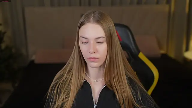 Snapshot of Layla_Sweet_ chatting on 01/14/26, 08:47 Layla Sweet online show from 01/14/26, 08:47