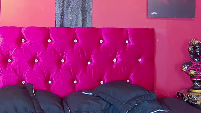 Arii moon online show from 09/27/25, 07:52