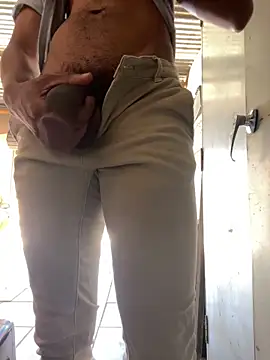 Snapshot of papibbc6989 chatting on 03/09/26, 09:02 papibbc6989 online show from 03/09/26, 09:02