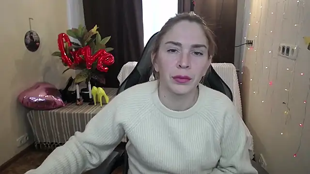 TessaDaybreak online show from 02/18/25, 10:27