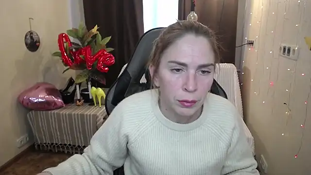 TessaDaybreak online show from 02/18/25, 01:33