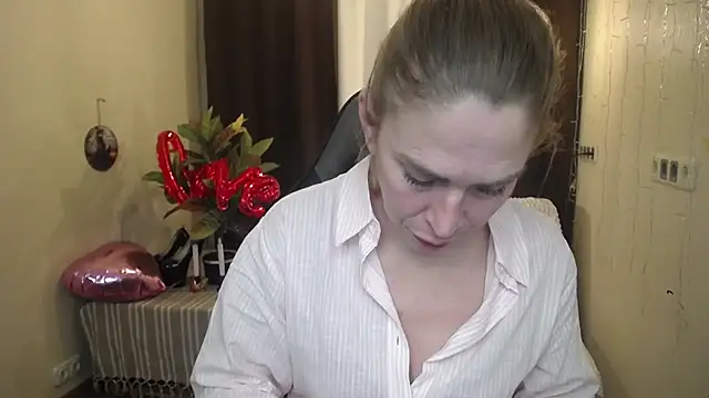 TessaDaybreak online show from 02/19/25, 04:00