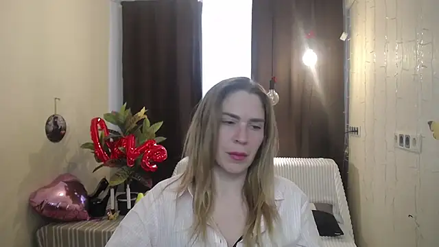 TessaDaybreak online show from 02/21/25, 10:39