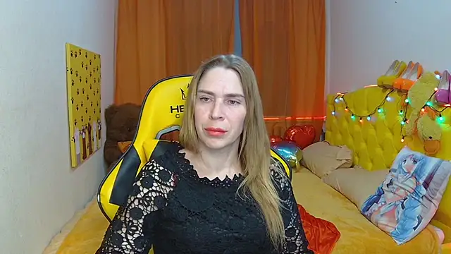 TessaDaybreak online show from 03/01/25, 10:55