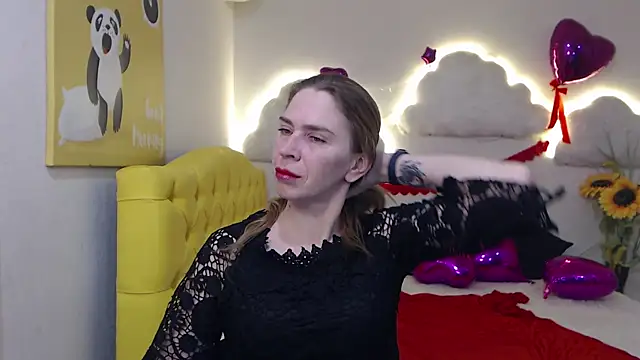 TessaDaybreak online show from 03/04/25, 07:41