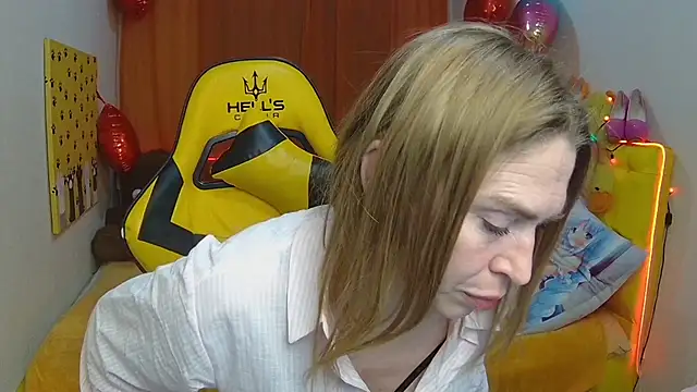 TessaDaybreak online show from 03/08/25, 01:57