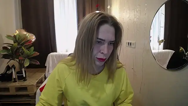 TessaDaybreak online show from 03/18/25, 07:19