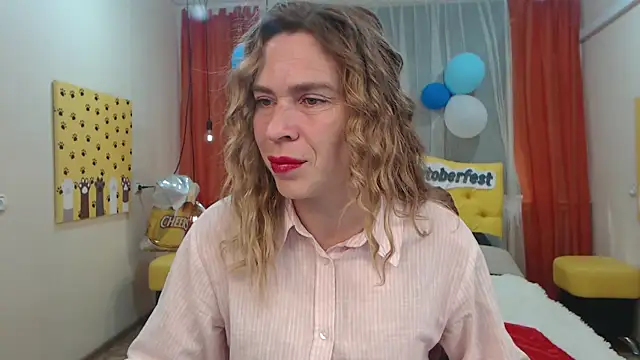 TessaDaybreak online show from 09/29/25, 06:29