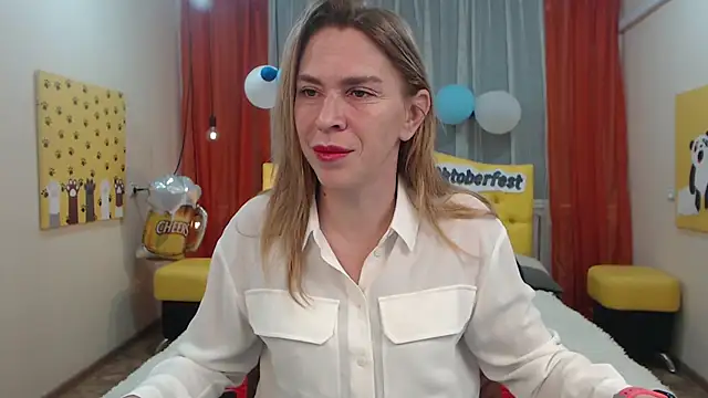 TessaDaybreak online show from 10/09/25, 07:28