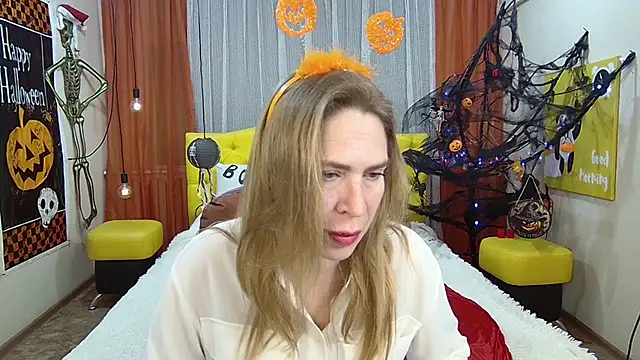 TessaDaybreak online show from 10/13/25, 06:35