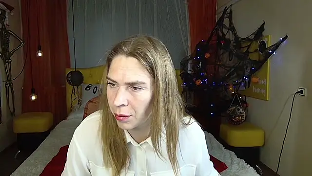 TessaDaybreak online show from 10/15/25, 07:41