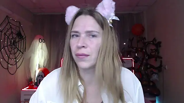 TessaDaybreak online show from 10/27/25, 08:07