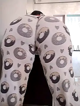 Snapshot of Dalou3a-69 chatting on 01/14/26, 12:44 Dalou3a-69 online show from 01/14/26, 12:44