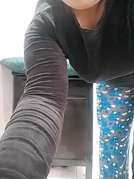 Snapshot of Dalou3a-69 chatting on 02/11/26, 12:10 Dalou3a-69 online show from 02/11/26, 12:10