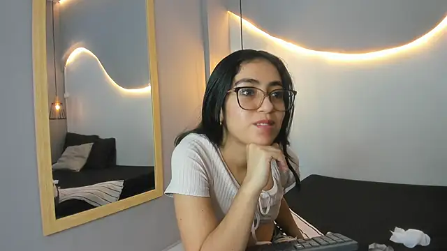 lucelly 15 online show from 10/24/25, 12:01