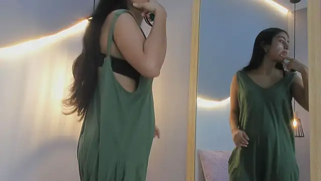 lucelly 15 online show from 11/23/25, 11:43