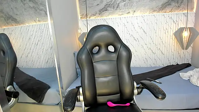 lucelly 15 online show from 12/02/25, 11:37