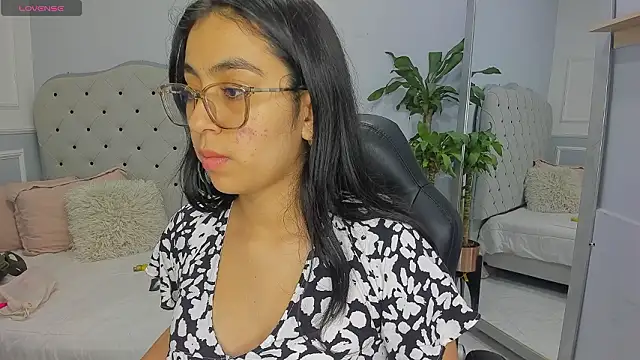 Snapshot of lucelly_15 chatting on 02/15/26, 11:30 lucelly 15 online show from 02/15/26, 11:30