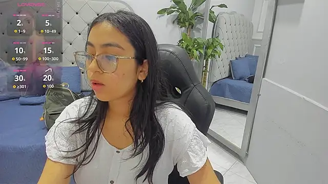 Snapshot of lucelly_15 chatting on 02/19/26, 11:39 lucelly 15 online show from 02/19/26, 11:39