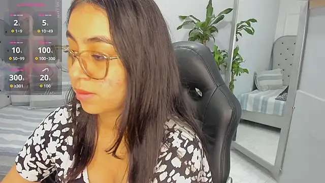 Snapshot of lucelly_15 chatting on 03/11/26, 11:49 lucelly 15 online show from 03/11/26, 11:49