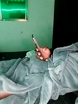 Snapshot of Sexnyobinyobi chatting on 11/07/25, 09:37 Sexnyobinyobi online show from 11/07/25, 09:37