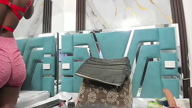 ebony valentina online show from 12/01/25, 11:37