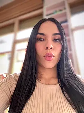 Naatalia online show from 10/16/25, 05:03