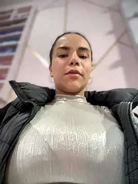 Naatalia online show from 10/20/25, 10:10