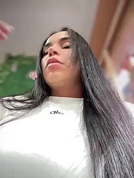 Naatalia online show from 11/24/25, 09:47