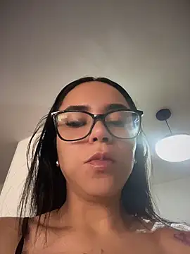 Snapshot of Naatalia chatting on 04/16/26, 03:24 Naatalia online show from 04/16/26, 03:24