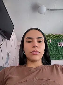 Snapshot of Naatalia chatting on 04/22/26, 04:19 Naatalia online show from 04/22/26, 04:19