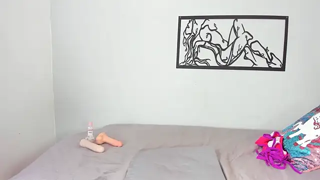 karina-lopez online show from 10/17/25, 02:30