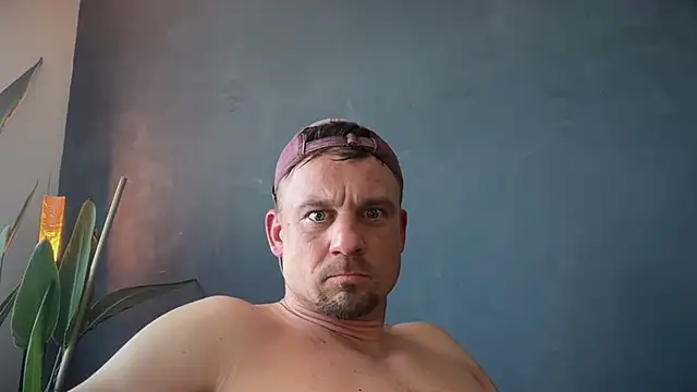 Snapshot of Hagener985 chatting on 04/07/26, 04:18 Hagener985 online show from 04/07/26, 04:18