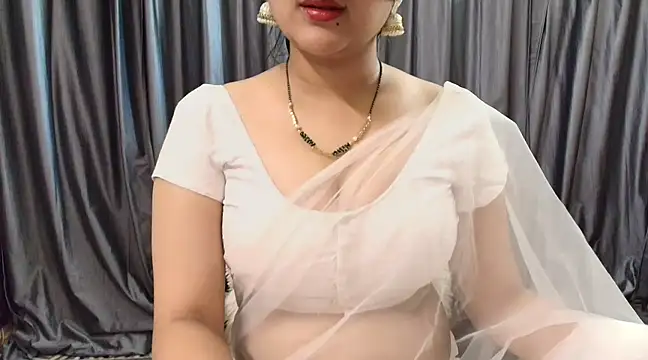 Snapshot of goldiwets chatting on 03/01/25, 04:04 goldiwets online show from 03/01/25, 04:04