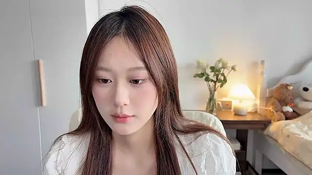 Snapshot of Cassie-20 chatting on 05/13/26, 04:43 Cassie-20 online show from 05/13/26, 04:43