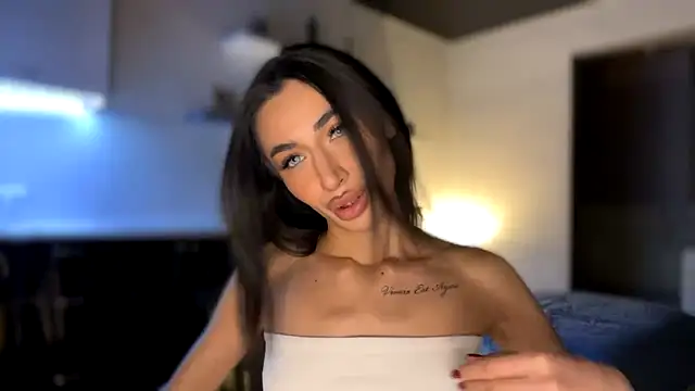 Snapshot of alissadreams chatting on 10/26/25, 05:41 alissadreams online show from 10/26/25, 05:41