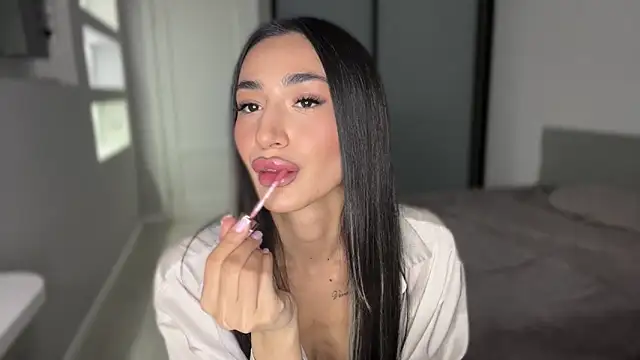 Snapshot of alissadreams chatting on 11/18/25, 04:22 alissadreams online show from 11/18/25, 04:22