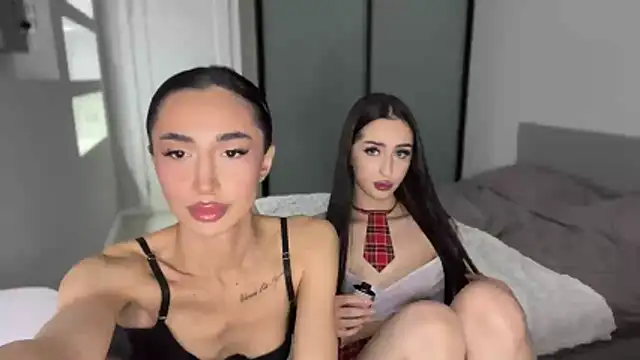 Snapshot of alissadreams chatting on 12/02/25, 09:32 alissadreams online show from 12/02/25, 09:32