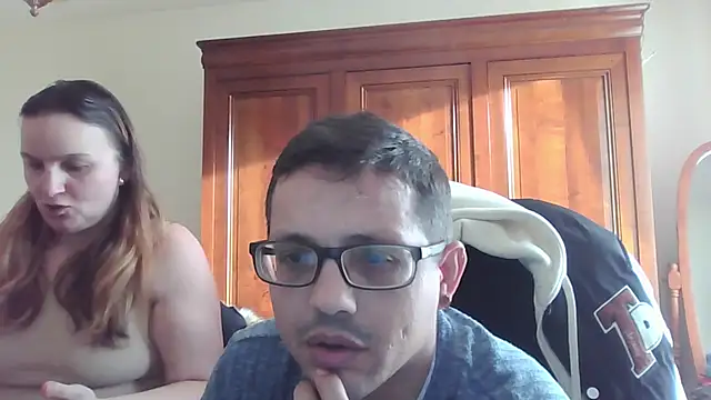 Snapshot of cpl9142 chatting on 02/18/25, 03:43 cpl9142 online show from 02/18/25, 03:43