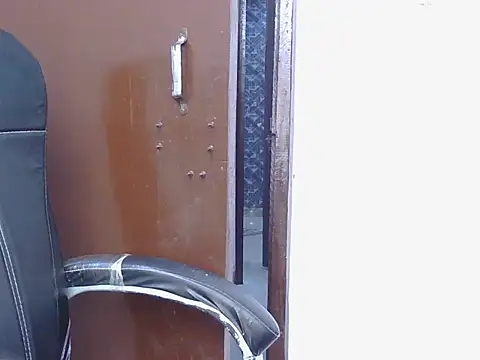 Snapshot of Riyaa_Kaur chatting on 10/10/25, 04:22 Riyaa Kaur online show from 10/10/25, 04:22