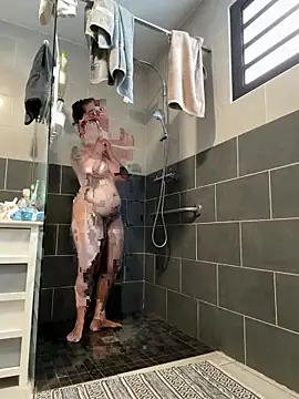 Snapshot of Lar0uch chatting on 03/22/25, 07:25 Lar0uch online show from 03/22/25, 07:25