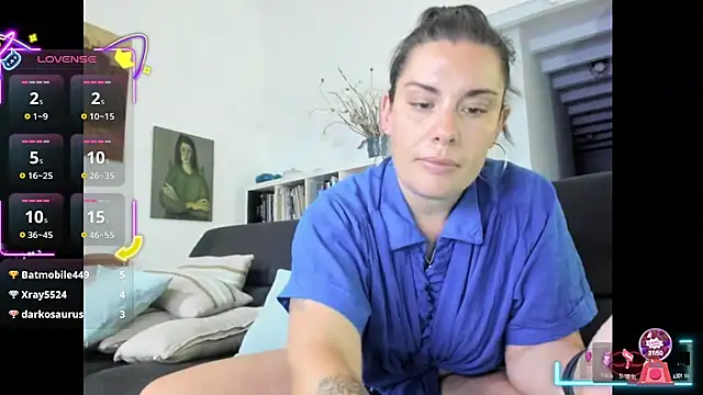 Snapshot of Lar0uch chatting on 09/21/25, 04:30 Lar0uch online show from 09/21/25, 04:30