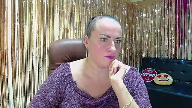 DianaMGG online show from 10/05/25, 05:22