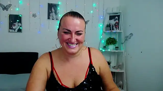 DianaMGG online show from 10/14/25, 05:25