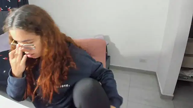 Greciaruiz  online show from 11/24/25, 12:43