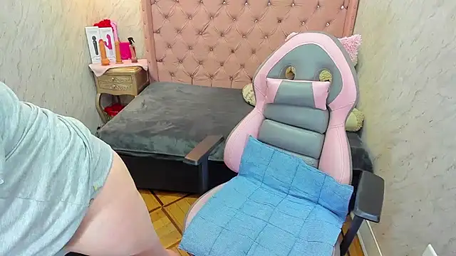 Snapshot of Lianngrace chatting on 05/15/26, 02:35 Lianngrace online show from 05/15/26, 02:35