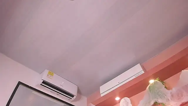 SofiaBennett  online show from 11/04/25, 12:26