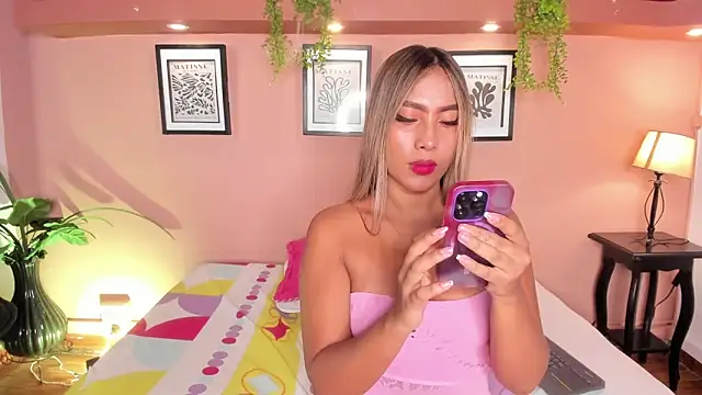 Snapshot of SofiaBennett_ chatting on 05/04/26, 01:07 SofiaBennett online show from 05/04/26, 01:07